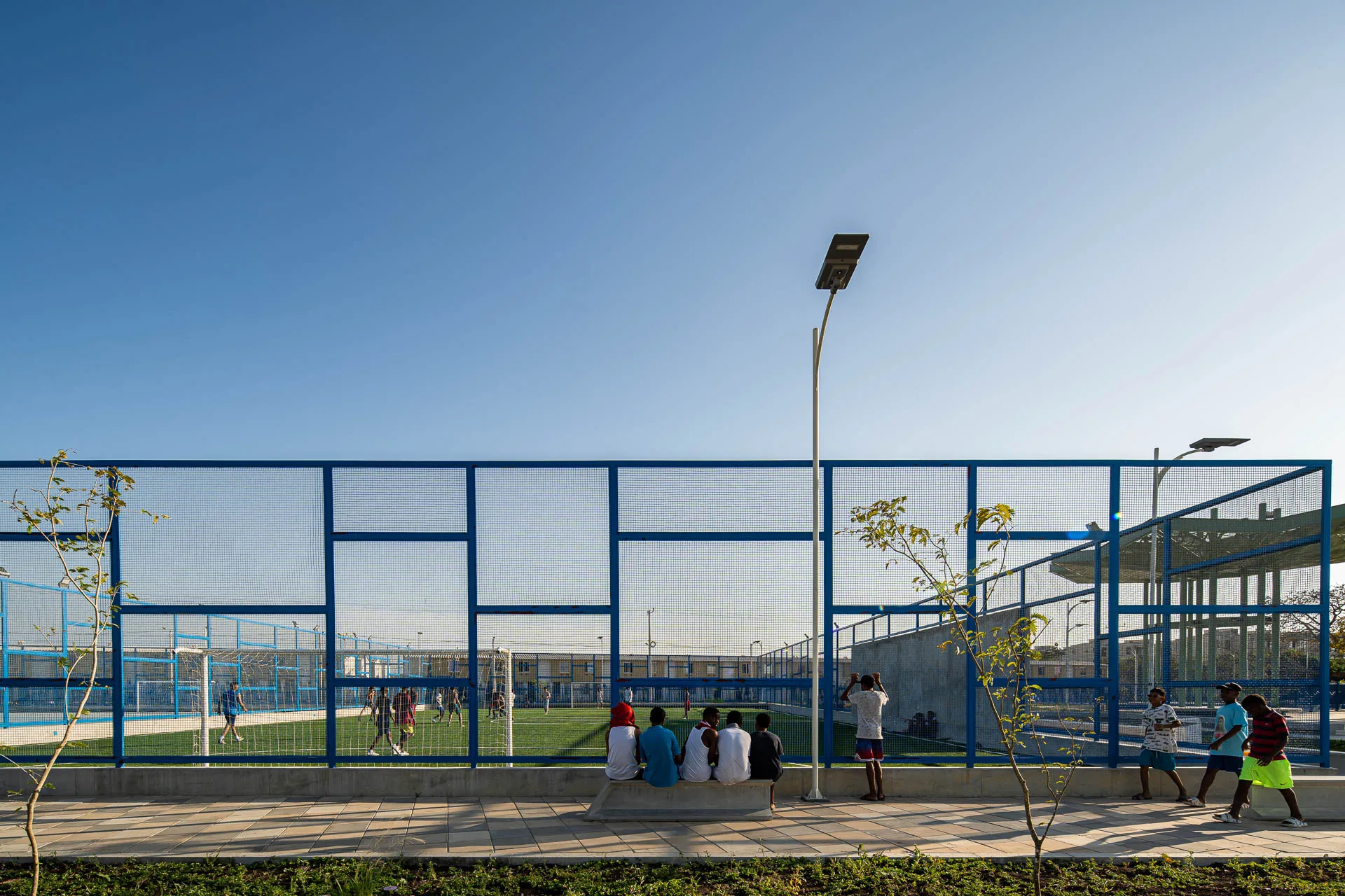 Ciudadanos y turistas disfrutando de las áreas recreativas del Parque Bicentenario.